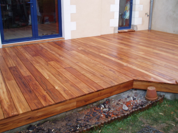 Terrasses en bois exotique de qualité Prix lames bois