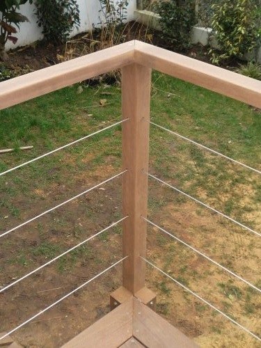 Garde corps en bois avec cables inox