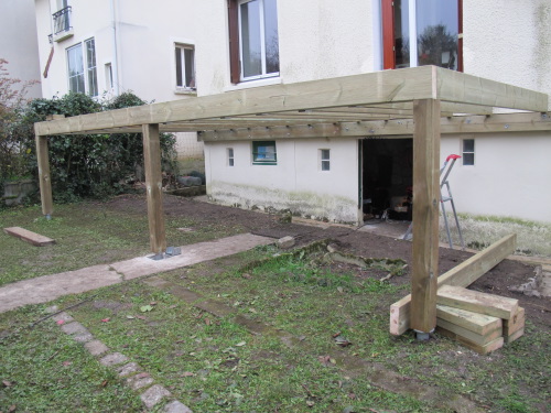 Terrasse en bois sur pilotis