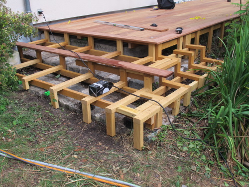 Structure de marches en bois pour terrasse en Cumaru