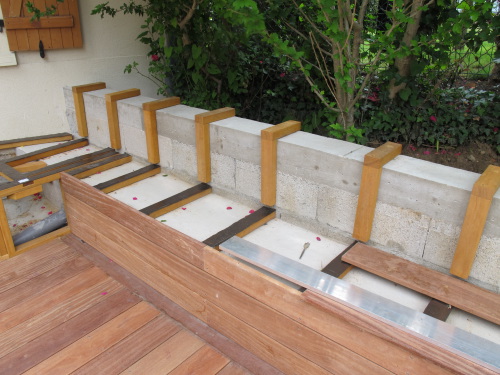 Créer un banc dans ma terrasse en bois exotique