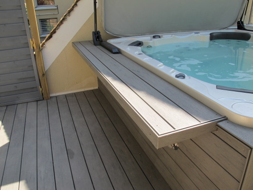 Deck Jacuzzi