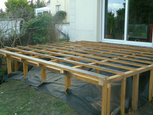 Double structure pour terrasse en hauteur