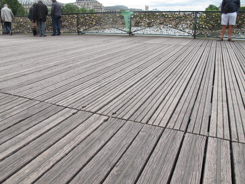Détail terrasse en ipé passerelle solférino Détail terrasse en ipé passerelle solférino