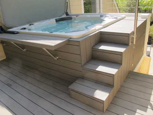 Deck Jacuzzi