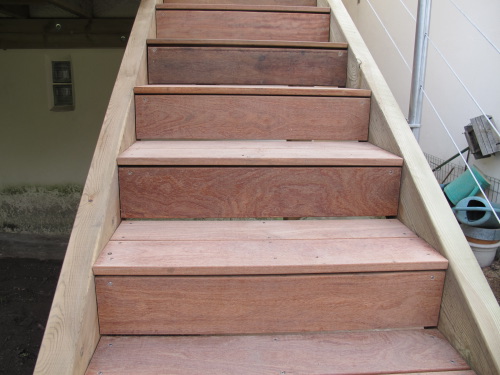 Terrasse en bois sur pilotis