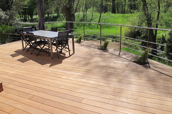 Terrasse en Bois garde-corps inox