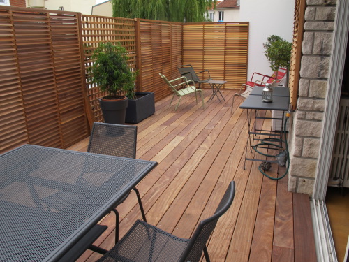 Construire une terrasse sur mon balcon