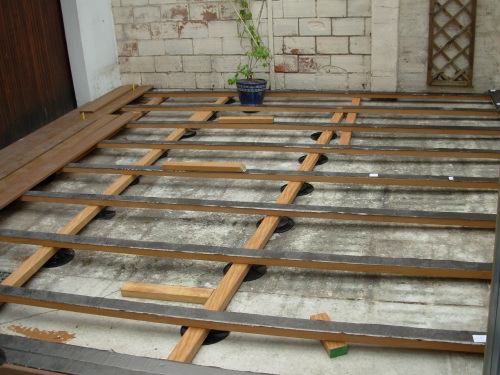 Creer une structure de terrasse bois en lambourdes
