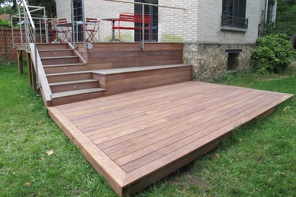 terrasse bois avec gradins
