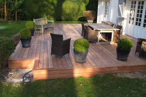 Construire ma terrasse en bois tropical