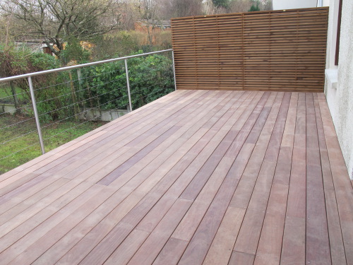 Terrasse en bois sur pilotis