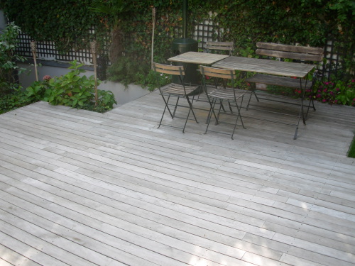Construire une terrasse en teck