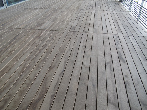 terrasse en bois passerelle solférino