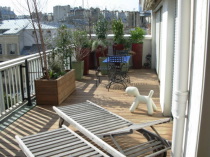 Construire une terrasse étanche sur mon balcon avec lame de bois exotique