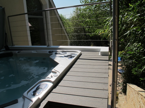 Deck Jacuzzi