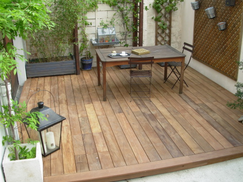 Réaliser une petite terrasse dans ma cour