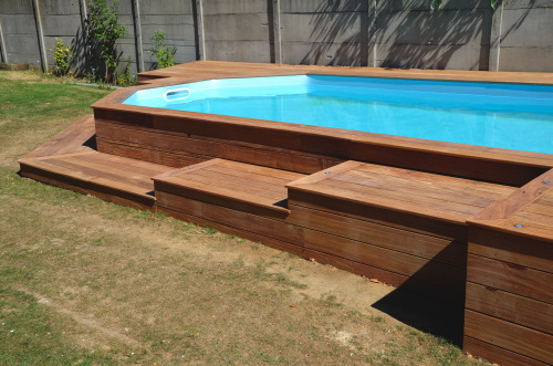 Faire un accs en bois exotique pour ma piscine