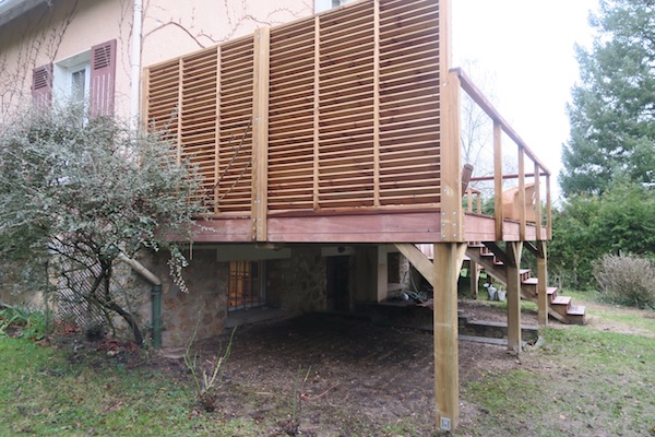 Terrasse en bois et brise-vue, claustras, palissades