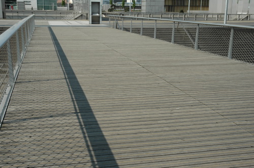 Détail terrasse en ipé passerelle solférino