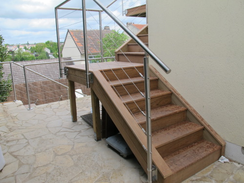 terrasse en bois sur pilotis