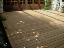 Monter ma terrasse en teck FSC sur bidim et cales PVC