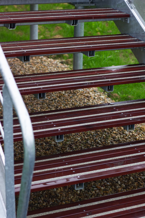 Escalier bois avec lames antidrapantes