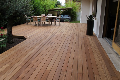 Construire une grande terrasse bois sur mesures