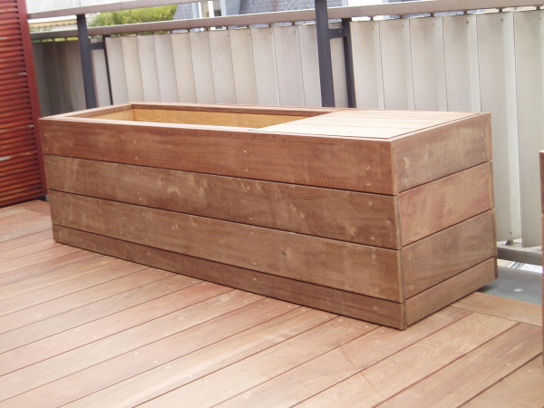 Mi jardinire, mi banc sur terrasse en ip