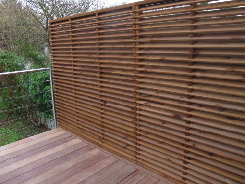 Terrasse en bois sur pilotis