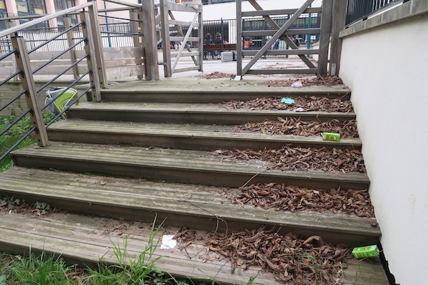 escalier de terrasse bois raté