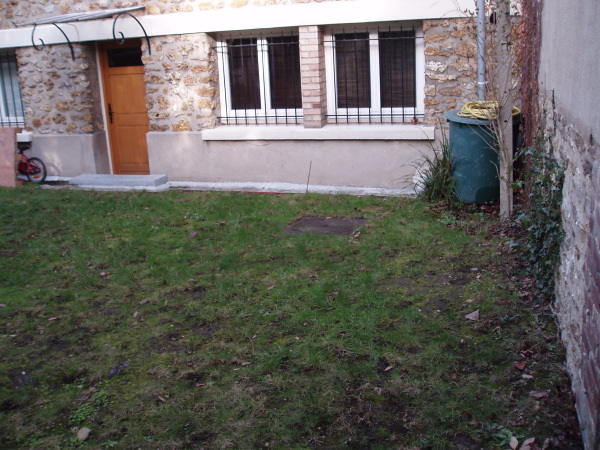 Desherber et installer un géotextile avant de faire la structure de ma terrasse