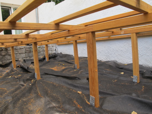 Structure de terrasse en bois tropical