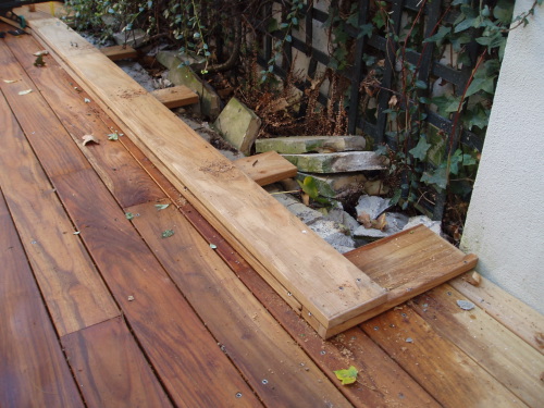 Monert une terrasse avec patelage en bois