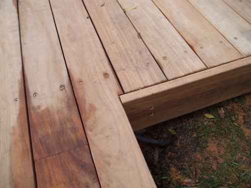 Réaliser les finition périphériques de ma terrasse bois