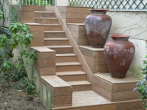 Escalier en bois sur ancien carrelage