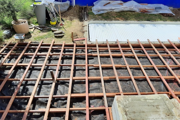 installation Piscine avec fond mobile en bois exotique