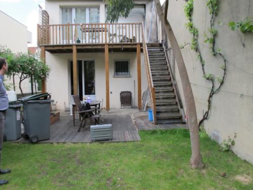 Terrasse en Padouk avec escalier suspendu