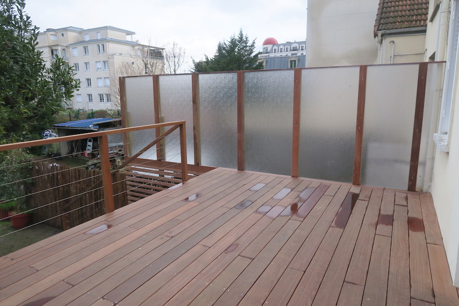 construction Terrasse en bois exotique et garde-corps en Inox