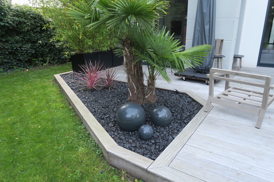 installation Piscine avec fond mobile en bois exotique
