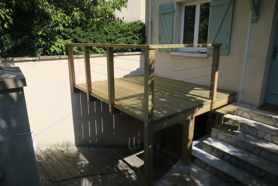 Terrasse en cumaru avec escalier intgr