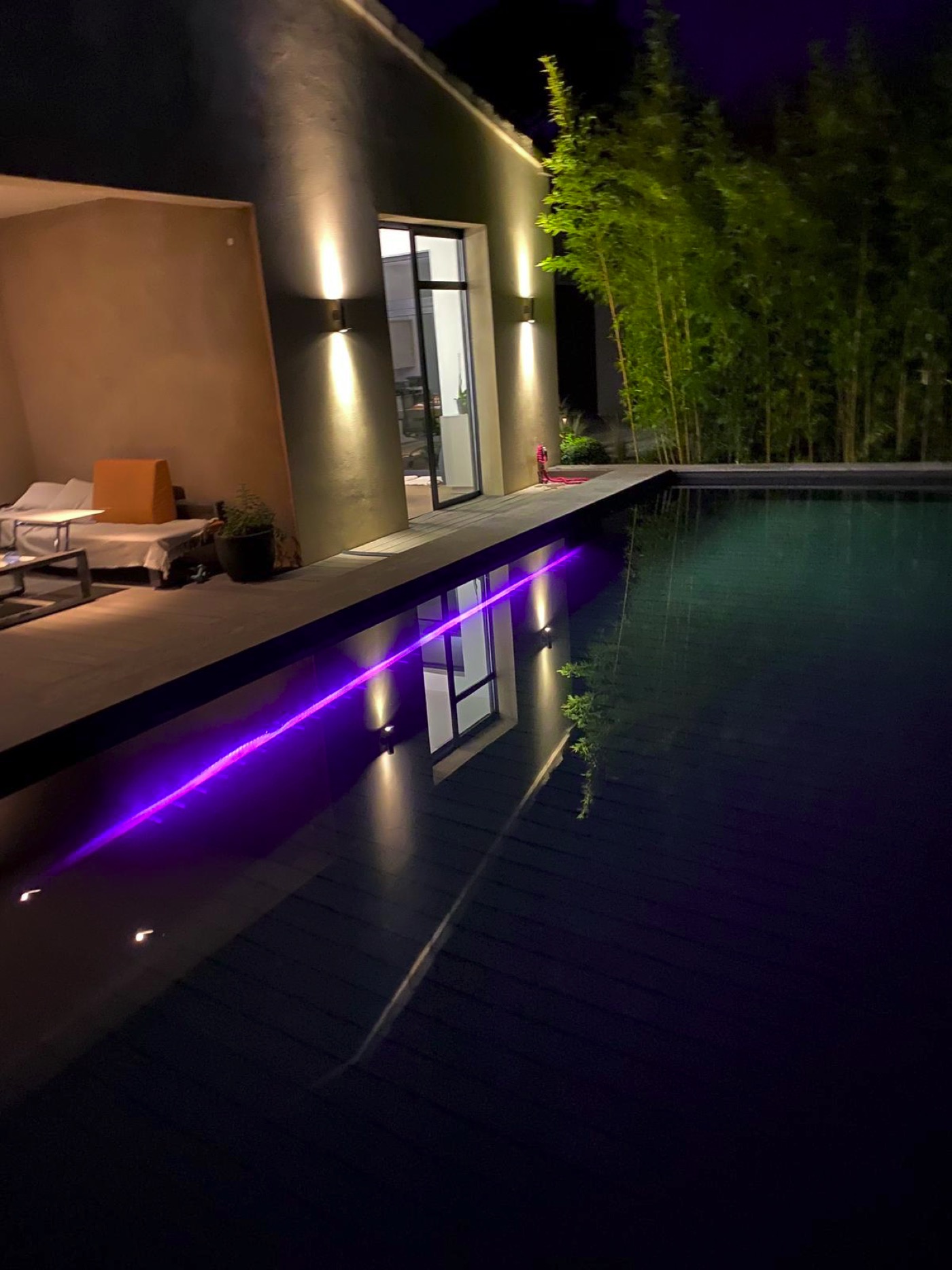 Piscine fond mobile de luxe en bois avec LED 