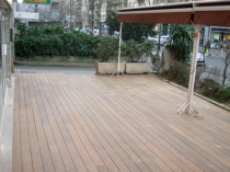 Terrasse en ip pour un restaurant