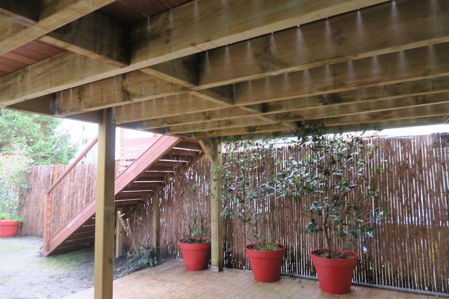 construction de Terrasse en bois exotique et garde-corps en Inox