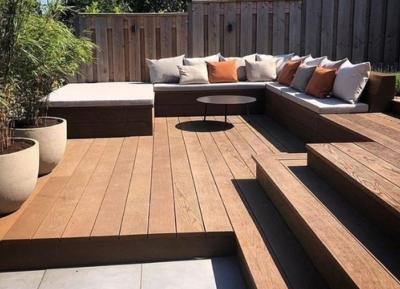 Terrasse en bois exotique sur sol dur 