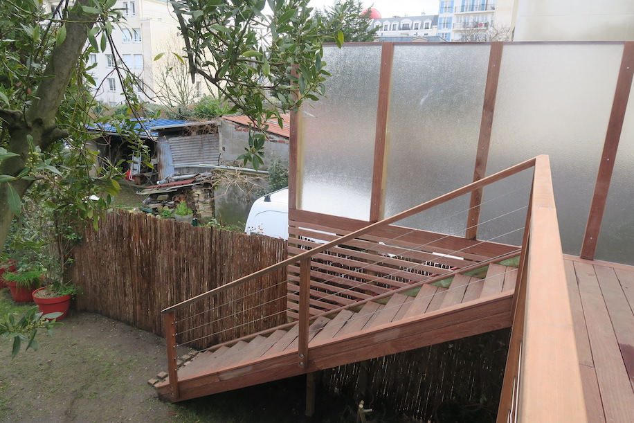installation Terrasse en bois exotique et garde-corps en Inox