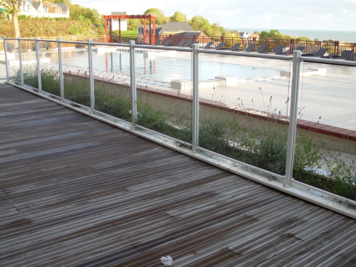 Terrasse pour piscine mal pose