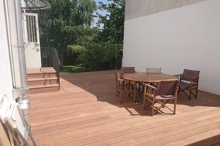 Terrasse en cumaru avec escalier intgr